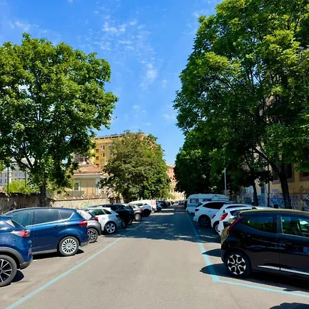 Vaschome Apartman *
